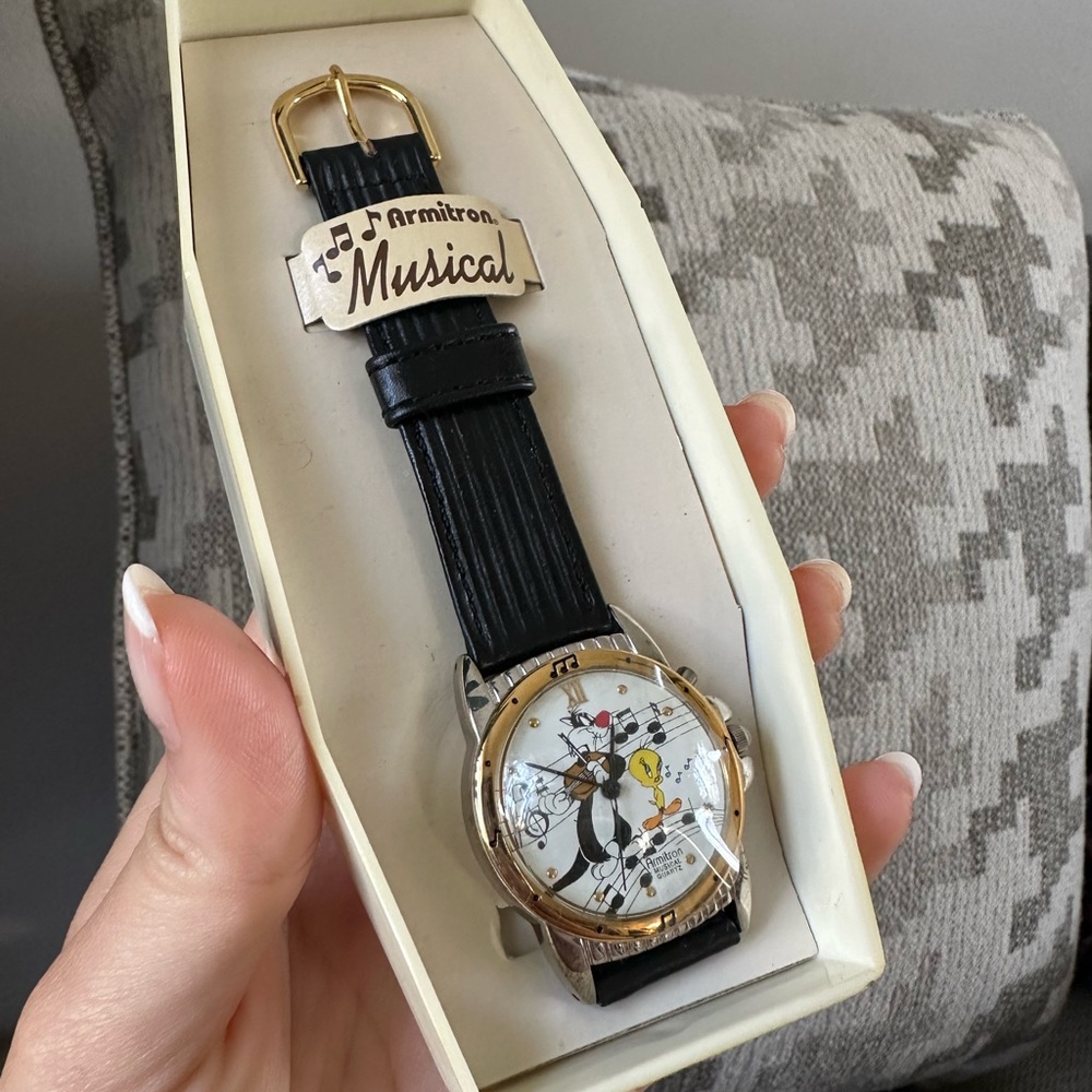 Armitron watch - Picture 3 of 3